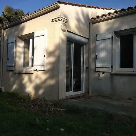 Quarto em Acomodações Particulares Maison Commune Luçon